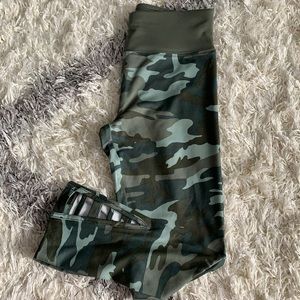 Camo athletic capris